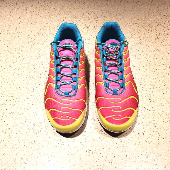 🆕️ NEW⚡️Nike Air Max Plus 'Volt Pink Blast'⚡️ - Picture 4 of 16